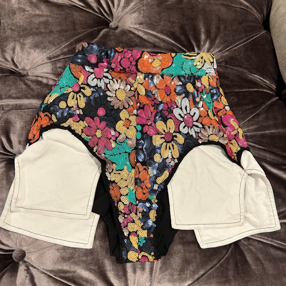 Women’s sequins shorts